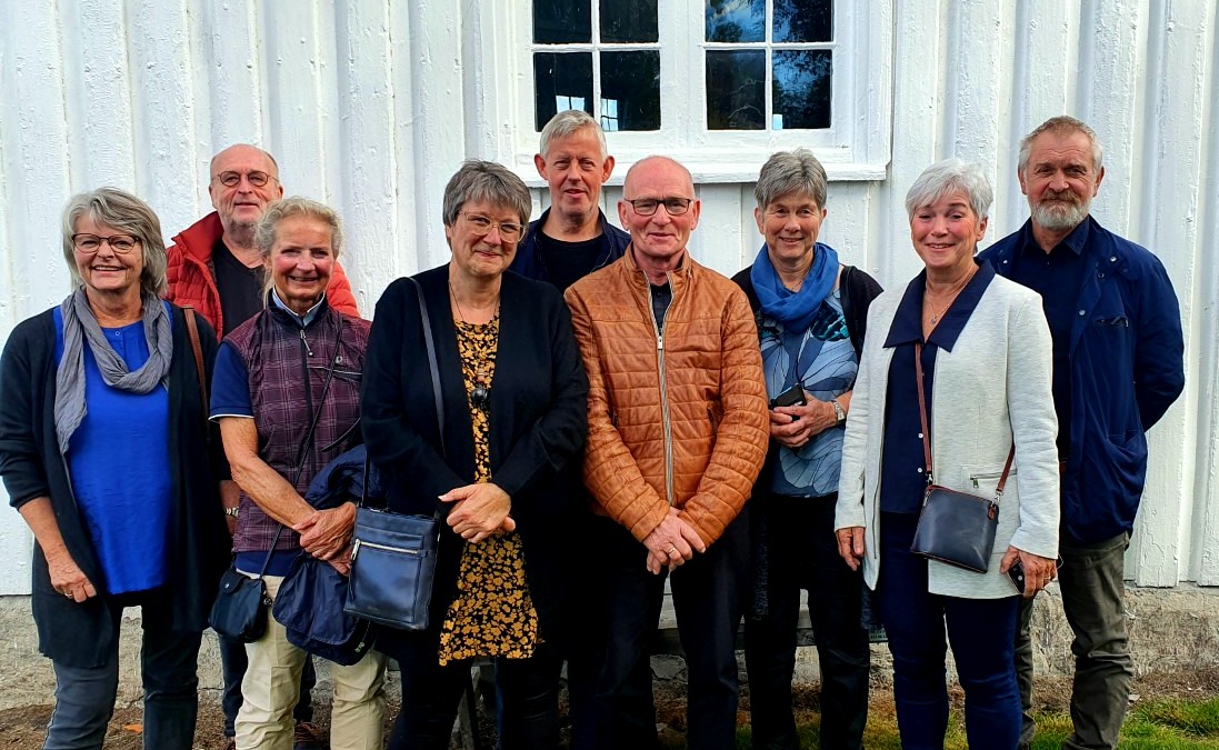 50 års jubilantene i hornnes utenfor kirke